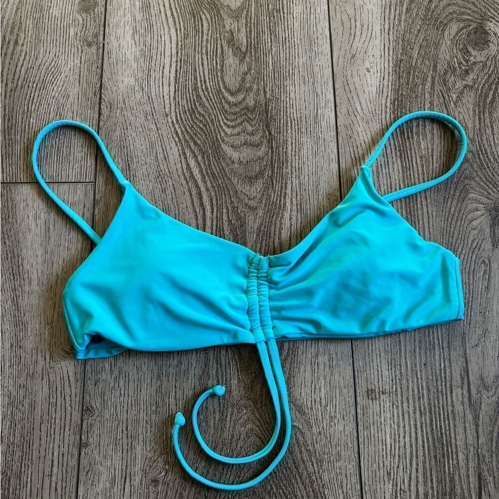 Forever 21 woman’s bikini top used in good condition